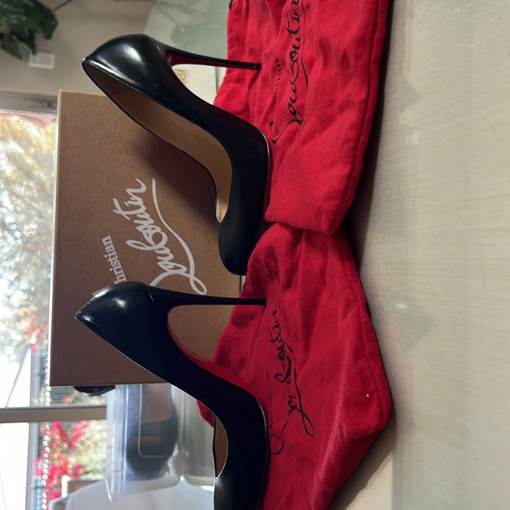 Designer Christian Louboutin Paris black heels - Picture 2 of 3